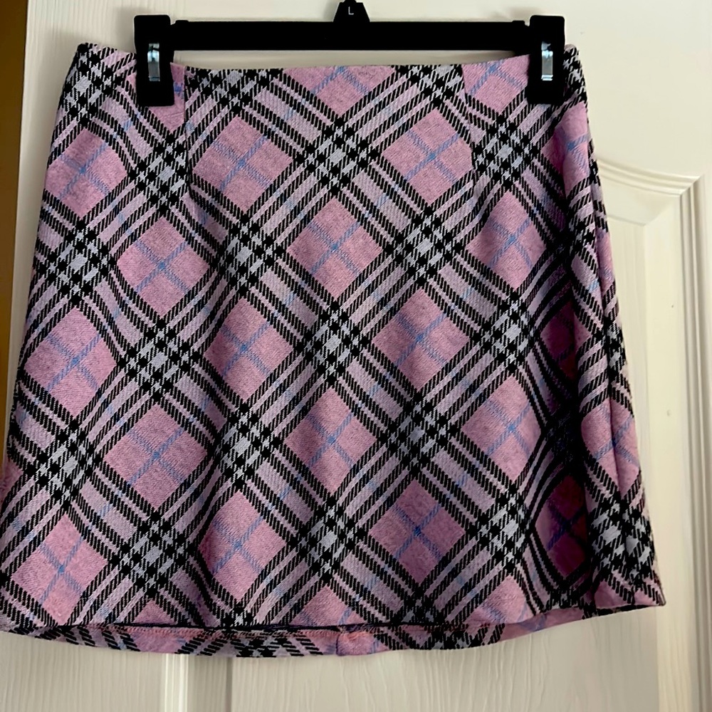 originality size medium, mini skirt